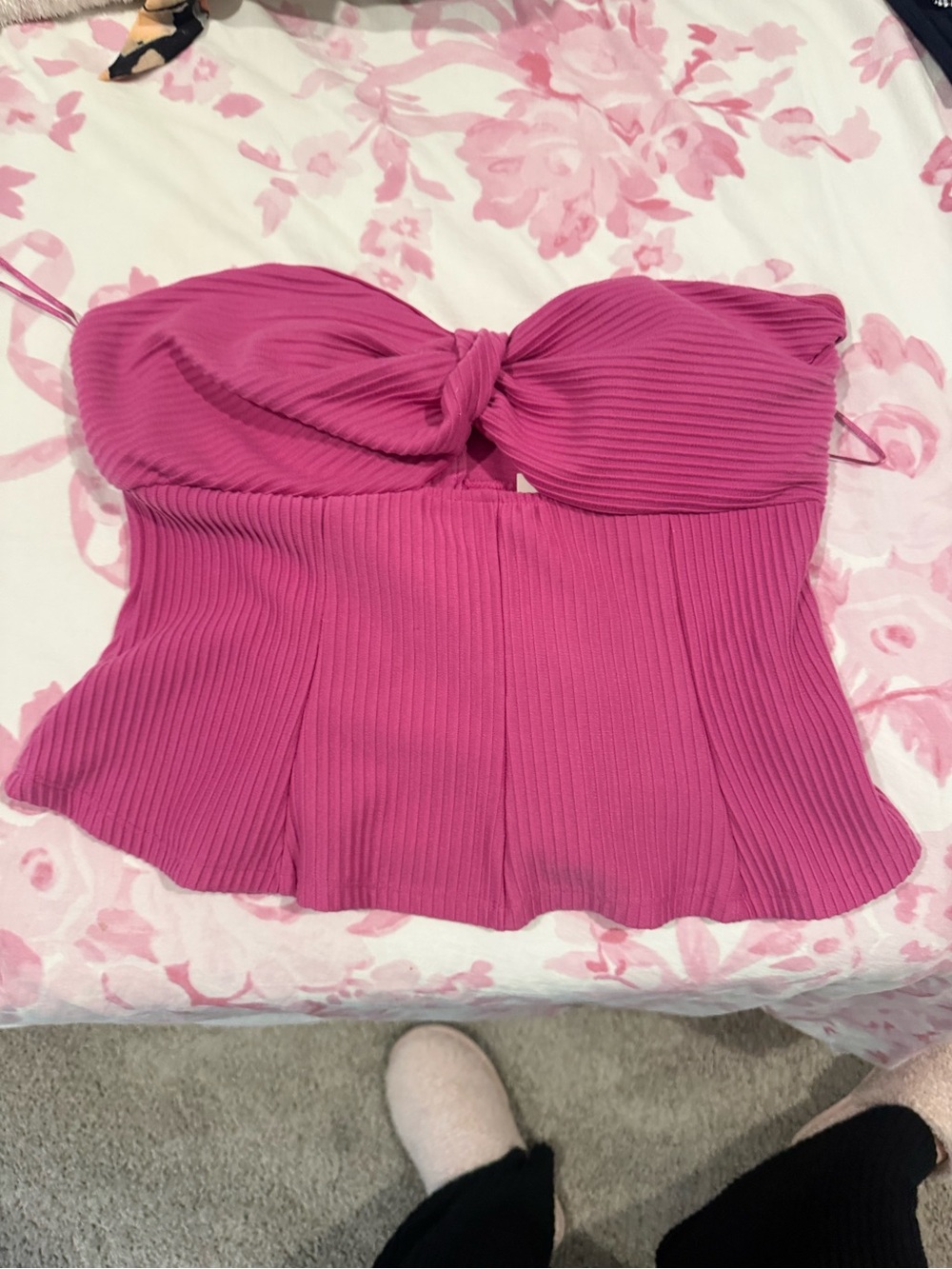 Francesca's Collections Ribbed Knot-Front Strapless Camisole in Magenta